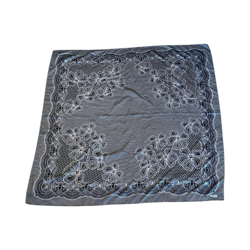 Capris 910 Vintage Square Scarf - Picture 4 of 4
